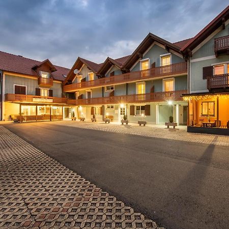 Hotel Altneudoerflerhof Bad Radkersburg Buitenkant foto