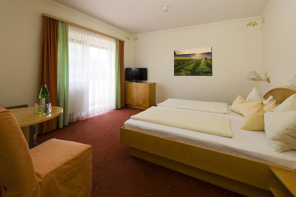 Hotel Altneudoerflerhof Bad Radkersburg Buitenkant foto